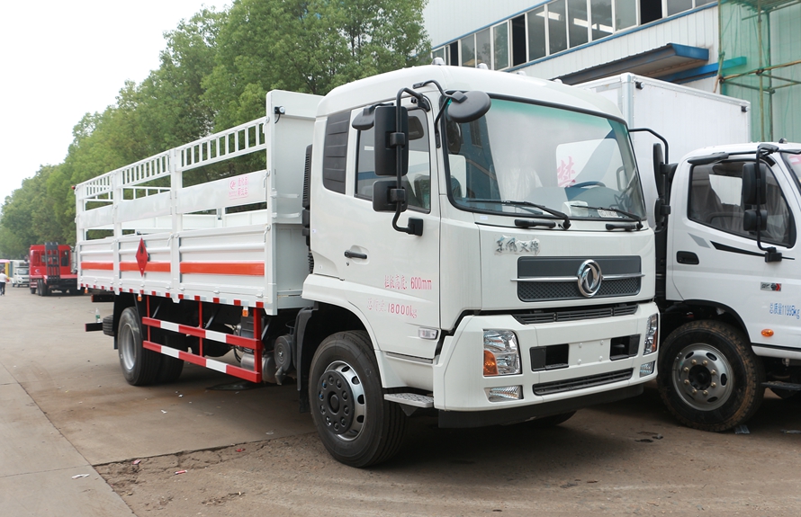 東風(fēng)天錦氣瓶運輸車