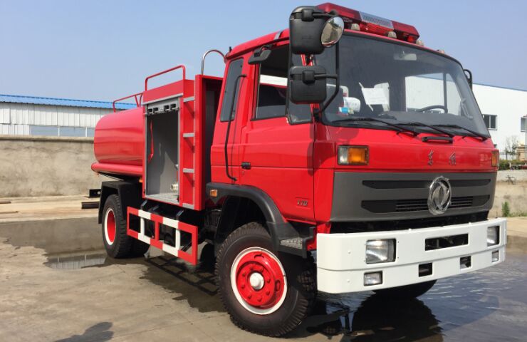 經(jīng)典款消防車(chē)-6噸東風(fēng)消防灑水車(chē)